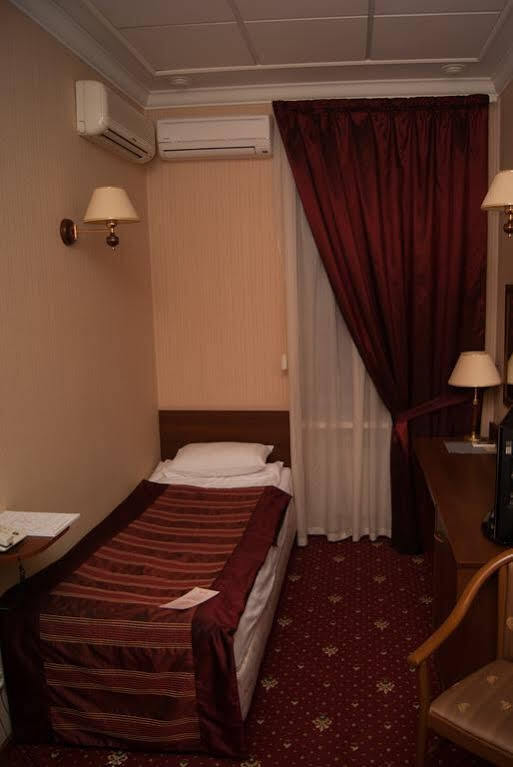 伯格米亚私人酒店 萨拉托夫 外观 照片